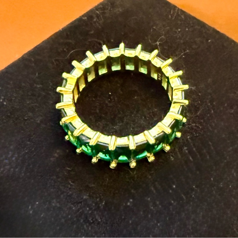 Elegant Green and Gold Women's Ring - Gr8 for holidays 💚💛